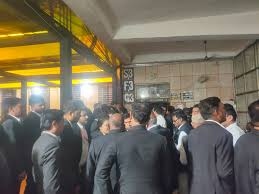 मतदान के बीच हंगामा, जबलपुर जिला अधिवक्ता संघ का चुनाव किया गया निरस्त