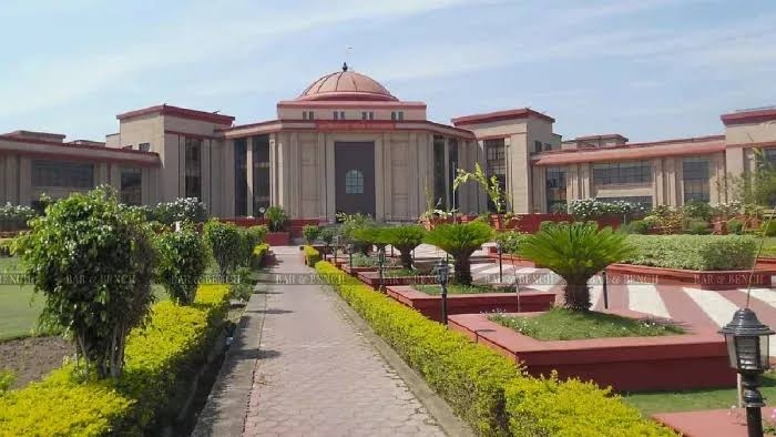 POCSO केस में हाई कोर्ट की अहम टिप्पणी, अपराध की जानकारी बिना डॉक्टर पर कार्रवाई गलत