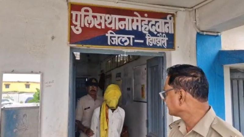 पत्नी से झगड़े में बाप बना शिकार, डिंडोरी में बेटे ने फरसे से उतारा मौत के घाट